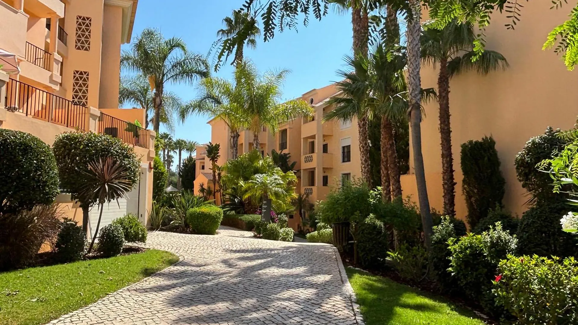 Aum Praia Da Luz Resort Apartment